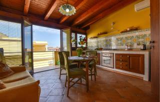 2 Bedroom Nice Apartment In Trappeto - 0