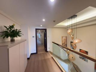 a云颂LOFT轻奢民宿8人房天安门故宫地铁工体三里屯店 - 4