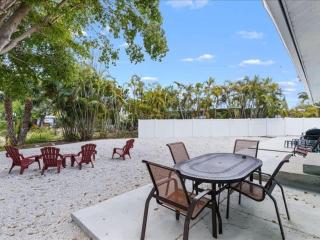 Beach and Boaters Delight! - 7