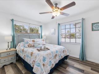 Beach and Boaters Delight! - 3