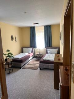 Monteurwohnung 5 Pers,Parking free ,2 x WC, Wifi free ,Full Kitchen, Bayreuth - 5