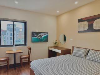 Serene Studio Modern Comfort in Local Alley - 7