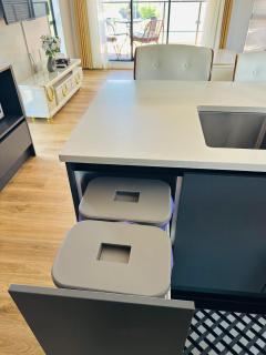 Entire 2BR Auckland Home, Free Espresso - 6