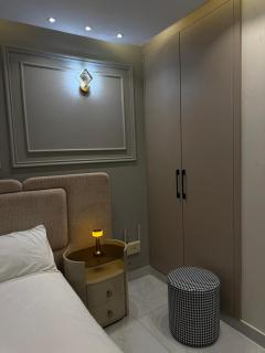 Escape Aura stays - 8