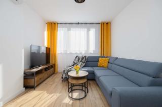 Cozy Air-Conditioned Apartment in Warsaw by Noclegi Renters - 8