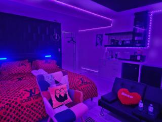 SwitHome Properties Cozy Studio Pond View, Near Yeg Airport - 6