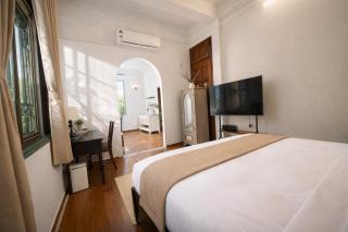 Private studio in villa with Bathtub & working space - 5