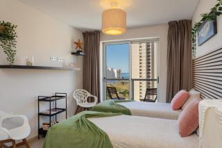 McRamé Design Apt Sea View, Beachfront, Swimming Pool, 2BDR, 2BAR, 6 pax, Praia da Rocha - 1