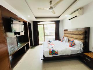 Hotel Le Grand - Near Nehru Palace - 0