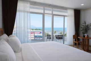 The Beach Bangsaen by Thanthita next to Wonnapa beach FREE DISNEY PLUS - 8