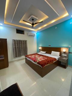 Shri Radha Krishna guest house - 5