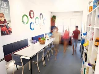 Stables Lodge Backpackers - 9