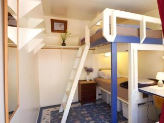 Stables Lodge Backpackers - 3