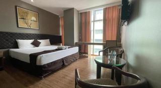 Capitol Central Hotel and Suites - 1