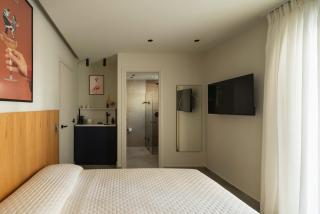 Tipsy Apt 401 - 0