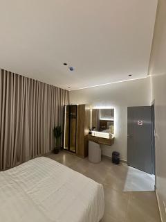 شقة هادئة بدخول ذاتي حي النرجس - 3