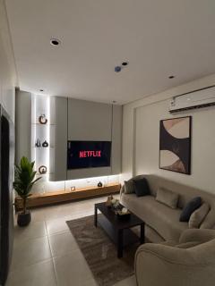 شقة هادئة بدخول ذاتي حي النرجس - 0