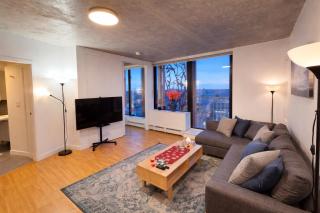 Modern Downtown Apartment with Million City Views - 7