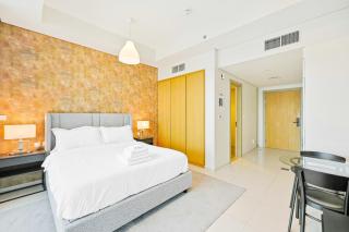 Aykon City Studio, High-Floor Canal View, Pool and Gym, Business Bay - 3