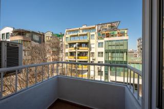 Top Location 2 Bedroom Apartment Next to the Beach - 1
