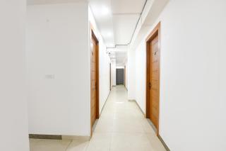 FabHotel Royal Palace Peera Garhi - 4