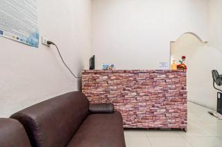 RedDoorz at Fella Homestay Glugur Medan - 6