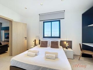 Penthouse with Private Rooftop Pool - 5