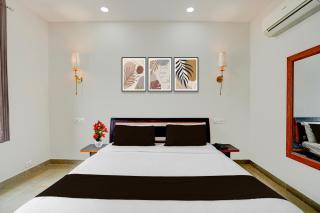 Townhouse by OYO Cosmo Mall Zirakpur Formerly R K Residency - 5