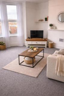 Charming 1-Bed Flats Ideal for Short & Long Stays - 3