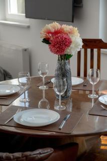 Bright Air-Conditioned Studio with Place for Remote Work by Noclegi Renters - 2