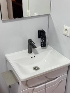 House of Tayan - Lakeside Cabins - 9