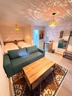 House of Tayan - Lakeside Cabins - 0