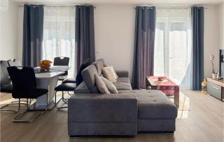 Beautiful Home In Porec With Wifi - 9