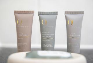 Modern CBD Studio with Balcony Views, Pool & Gym - 9