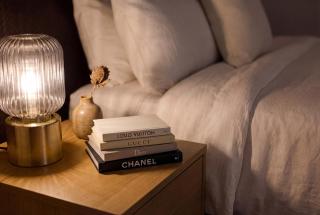 Modern CBD Studio with Balcony Views, Pool & Gym - 6