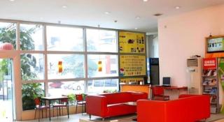 Super 8 Hotel Guangzhou Huanghuagang Branch - Guangzhou - 1