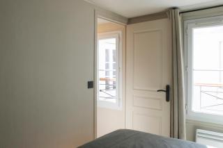 Pretty Parisian cocoon in rue de Lévis - 1