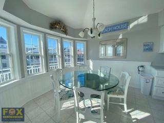 2nd Street OceanView 4 Bedroom Duplex with Parking - 3