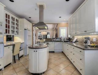 Cozy Huge Primary Suite Near UBC YVR Airport - 6