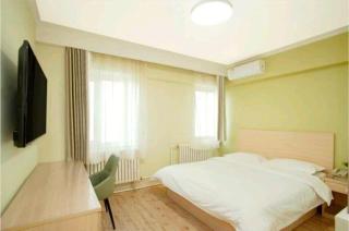 Super 8 Hotel Chengde Imperial Summer Resort - 1