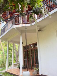 Hillcrest Bungalow - 3