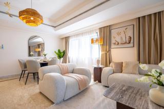 Al Raha 4BR Haven - Luxury Family Escape - 2