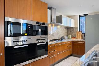 Grand St Kilda 2-story Sub-Penthouse - 5