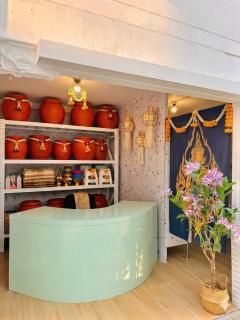 Easy Monday Pool Capsule Hotel - Old Town Bangkok - 6