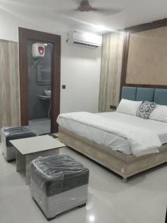 Hotel Golden Valley - 1