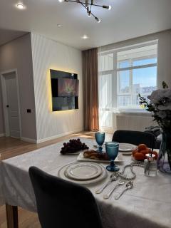 Уютная евродвушка на левом берегу с видом на экспо и главную мечеть - 3