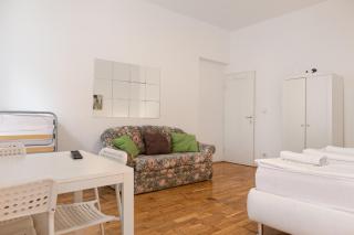 Central & Lovely Private Rooms in 3BR Shared Apt, with smart TV & WiFi - 4