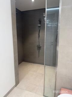 Elegant 1BR Apartment in Al Mouj - 4