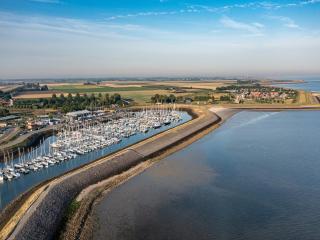 Holiday home with whirlpool and sauna in a quiet area in Zeeland - 7