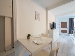 Monteurwohnung-fuer-5-Personen-mit-Balkon-Kueche-Ahrensburg-Naehe-Hamburg-AGRP1203 - 4